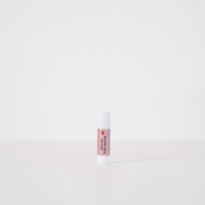 Bálsamo Labial Reparador: Nutrición y Color Natural